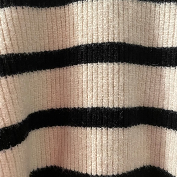 Zara sweater - Picture 2 of 4